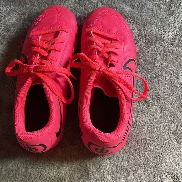 Nike TIEMPO Hot pink size 2.5 Y - Picture 3 of 6